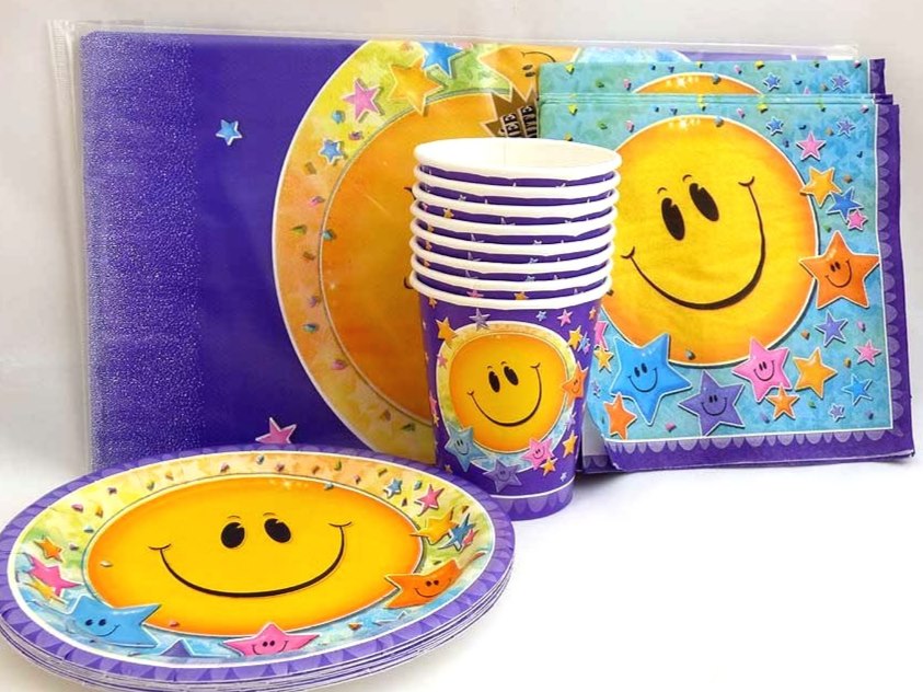 Smiley Face Tableware Party Set